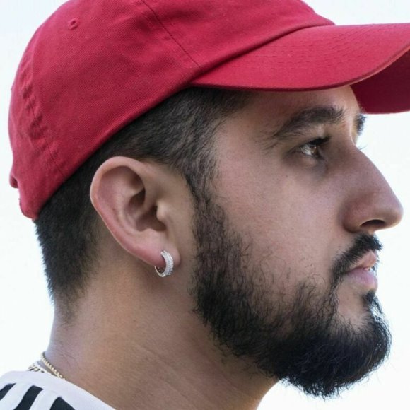 New Men’s 14k Gold Plated Silver Sim. Diamond Hoop Studs - Picture 2 of 4